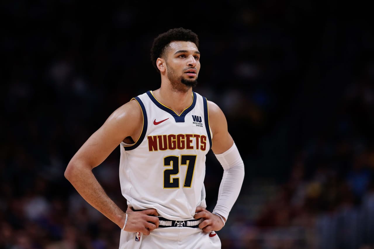 Pero las cosas no empezaron nada bien para los Nuggets, pues en la primera mitad Murray estaba teniendo una noche aciaga, co apenas dos puntos, siendo uno de los líderes ofensivos de Denver esta campaña.