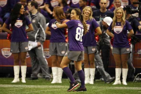 La Conferencia Nacional se impuso a la Conferencia Americana en el Tazón Latino IX y Hristo Stoichkov, para sorpresa de todos, fue reconocido como el MVP del juego, disfruta aquí de las mejores imágenes (Foto: Mario Castillo).