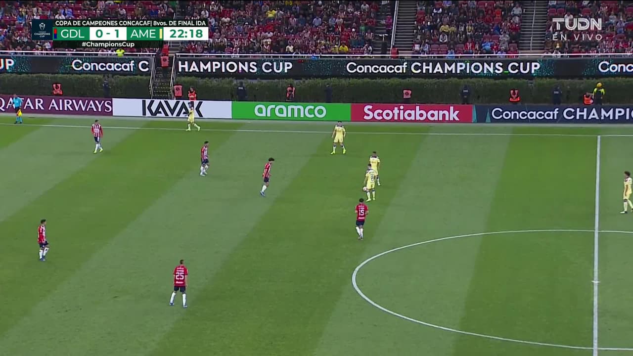 ¡TIRO ATAJADO! disparo por Diego Valdés.