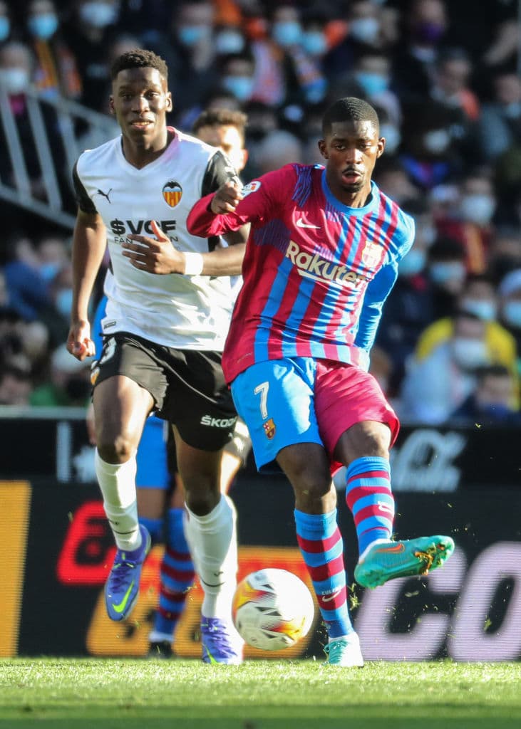 Barcelona golea a Valencia 4-1 durante la J25 en La Liga. Pierre Emerick Aubameyang se lució en su primer partido con la escuadra culé y anotó doblete, Frenkie de Jong sumó uno al 32' y Pedri, con golazo, hizo el cuarto gol de la tarde al 63'. Para el contrario descontó Carlos Soler al 52'.