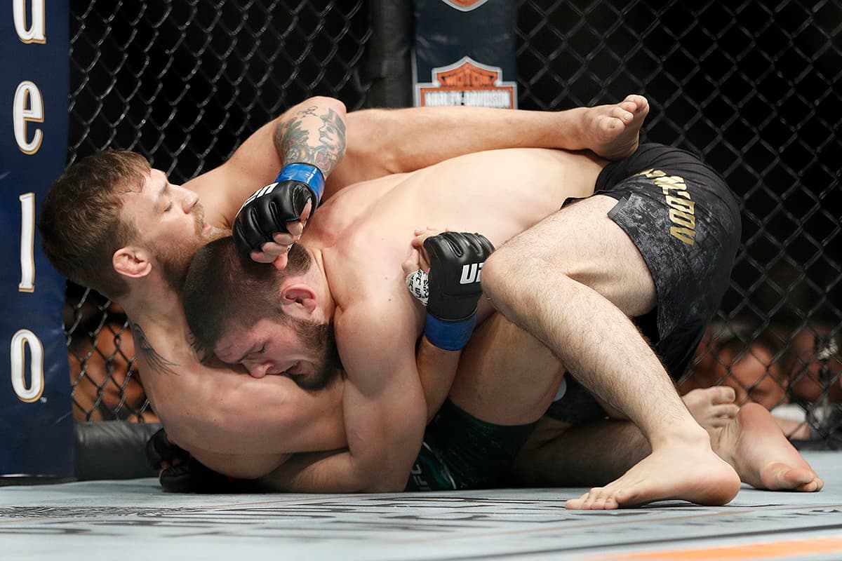 El desgaste fue muy alto por parte de los peleadores, siendo el ruso quien dominó en el combate.