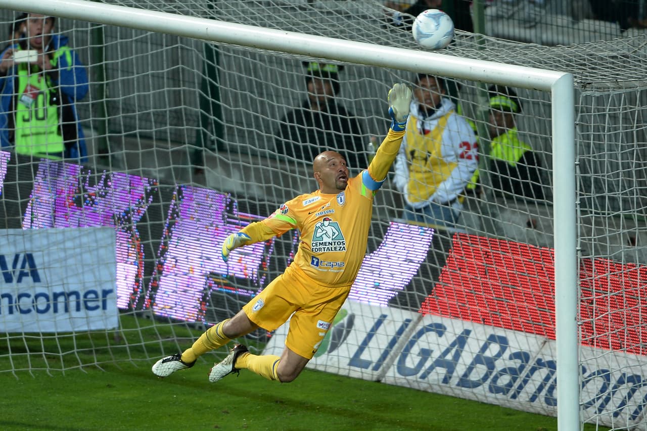 Óscar Pérez, Pachuca.- El veterano arquero de los Tuzos ingreso en la lista gracias a sus 9 puntos en la Jornada 8, su valor en el UD Fantasy es de $5.2 millones.