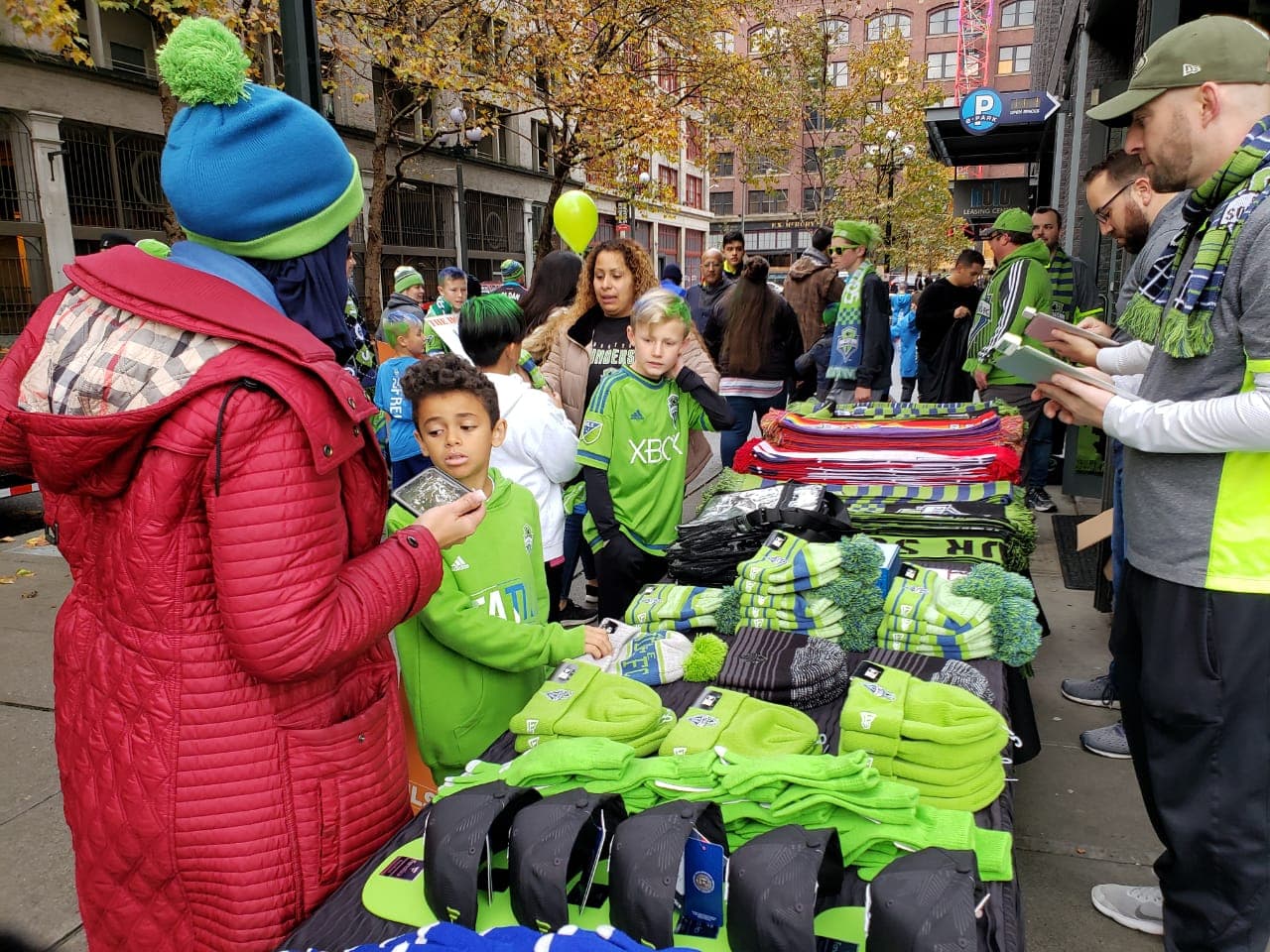 Gran ambiente entre la afición del Sounders previo al encuentro final contra el Toronto FC por la MLS Cup.