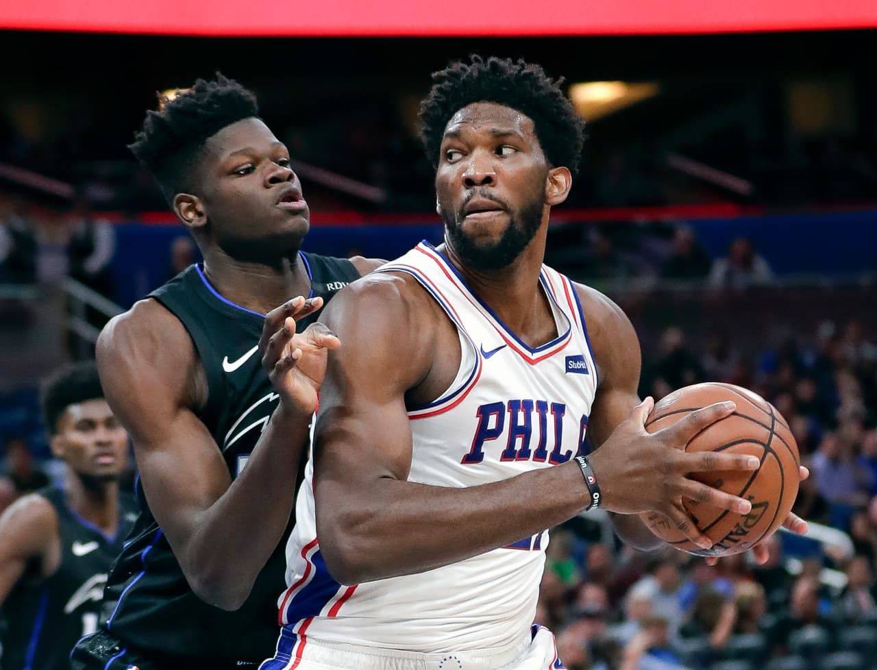 A pesar de que Joel Embiid se apuntó un triple doble (22 puntos, 13 rebotes y 10 asistencias) el Magic fue eficiente, gracias a la actuación de Nikola Vucevic, quien aportó 30 puntos.