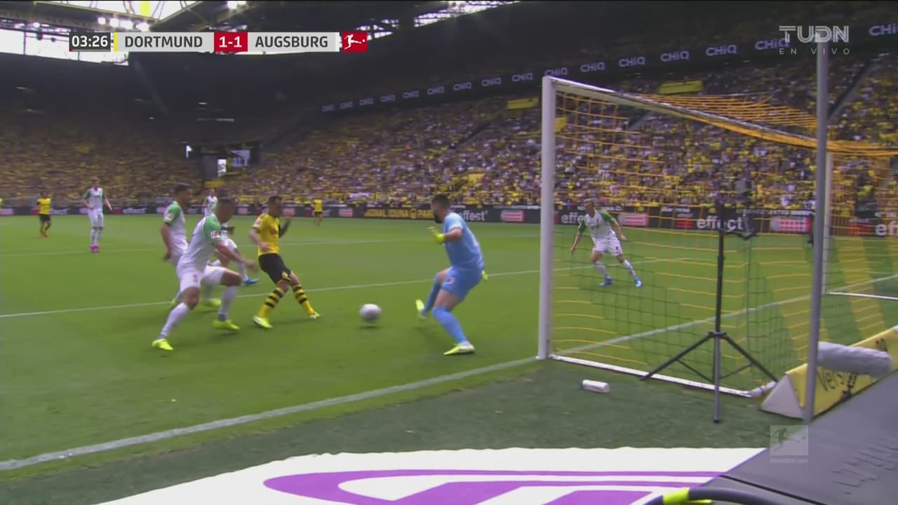 Alcacer necesitó dos minutos para marcar el 1-1 del Dortmund