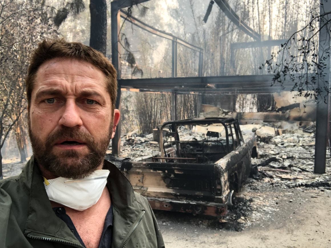Publicó esta imagen donde muestra 
<a href="https://www.univision.com/shows/despierta-america/gerard-butler-muestra-su-casa-totalmente-calcinada-por-los-incendios-en-california-video">los restos de lo que alguna vez fue su hogar</a>: "Regresé a mi casa en Malibú después de evacuar. Momento desgarrador en todo California. Inspirado como siempre por el coraje, el espíritu y el sacrificio de los bomberos. Gracias @LAFD. Si puede apoye a estos valientes hombres y mujeres en http://SupportLAFD.org".