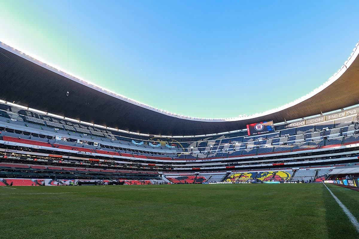 De nuevo, el Estadio Azteca luce de la mejor manera para recibir el espectáculo del fútbol mexicano.