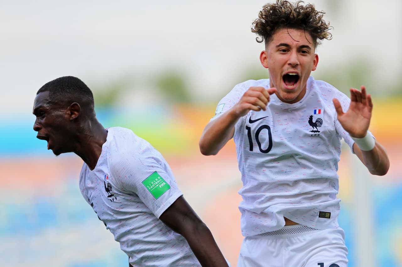 España 1-6 Francia. Valera abrió el marcador por La Roja; Kouassi ,Mbuku , Lihadji, Pembele, Rutter y Aouchiche anotaron para los galos.