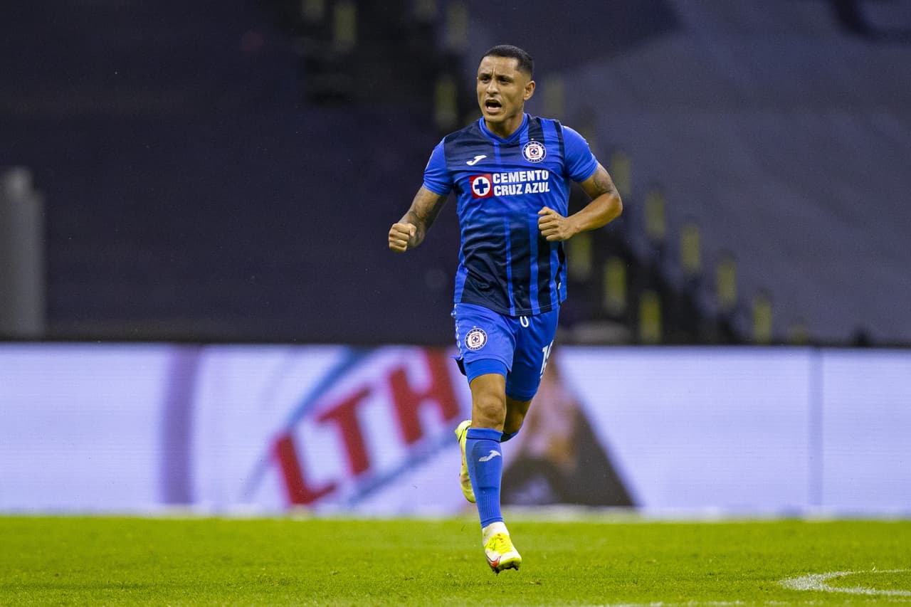 Victor Yoshimar Yotun celebrates his goal 1-2 of Cruz Azul during the game Cruz Azul vs Monterrey, corresponding to the Reclassification of the Torneo Apertura Grita Mexico A21 of the Liga BBVA MX, at Azteca, Stadium, on November 21, 2021. 
<br>
<br> Victor Yoshimar Yotun celebra su gol 1-2 de Cruz Azul durante el partido Cruz Azul vs Monterrey, Correspondiente a la Reclasificacion del Torneo Apertura Grita Mexico A21 de la Liga BBVA MX, en el Estadio Azteca, el 21 de Noviembre de 2021.