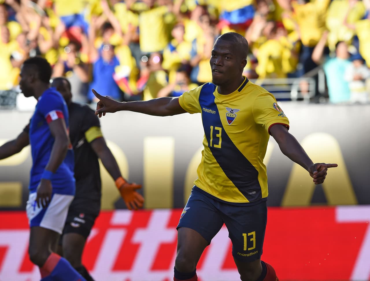 Enner Valencia marcó un gol y asistió dos veces en el triunfo de Ecuador.