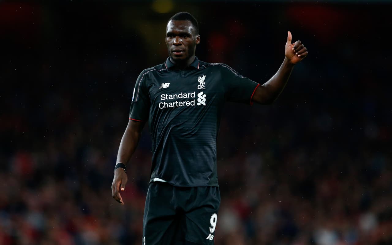 En delantera tenemos al apuesta fuerte del equipo con el artillero belga Christian Benteke, el ex del Aston Villa le costó al Liverpool 46 millones de euros.