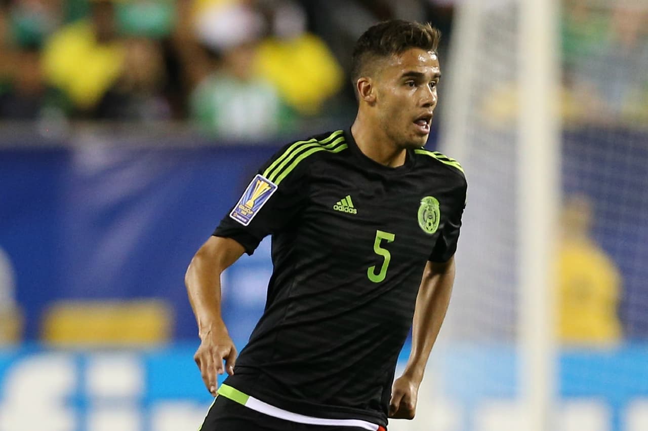 En defensa el cuadro albiceleste se verá fortalecido con las incorporaciones de Diego Reyes procedente del Oporto y Raúl Navas.