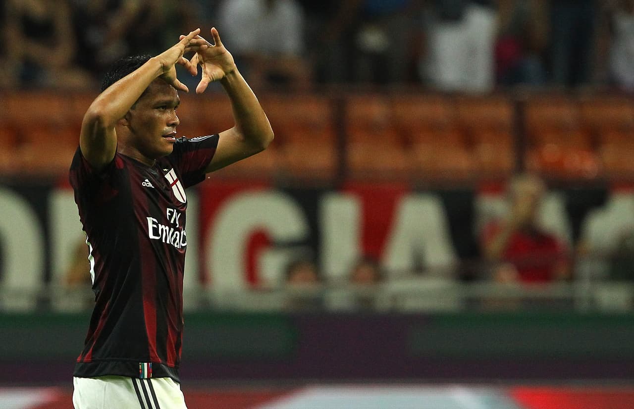 Milán no se queda atrás en fichajes, su carta fuerte es el fichaje del colombiano Carlos Bacca. También está el regreso de Mario Balotelli con los rossoneros, veremos si recupera su nivel en la Serie A.