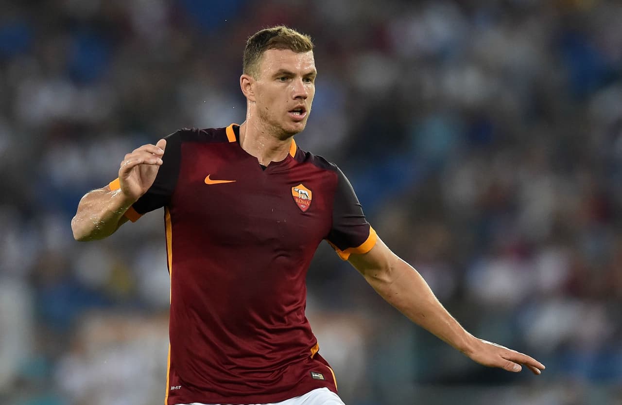 La Roma tuvo su fichaje estelar en el bosnio Edin Džeko quien dejó el Manchester City para fichar con la loba y probar suerte en la Serie A Italiana.