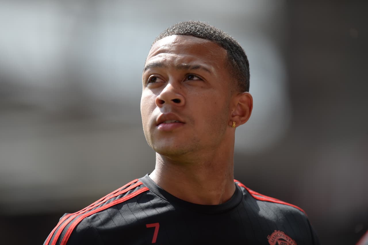 La delantera conto con la llegada del holandés Memphis Depay quien despuntó con el PSV en la Eredivisie, por el volante-delantero el United pagó cerca de 28 millones de euros.