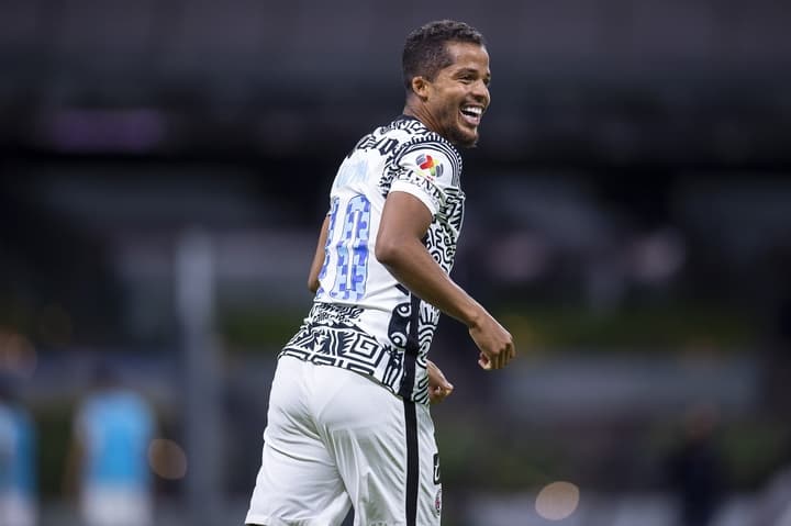 Giovani Dos Santos estaría evaluando la posibilidad de retirarse
