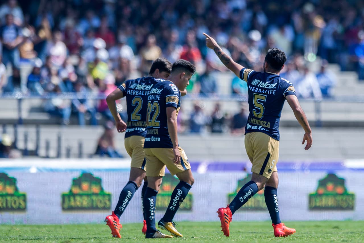 El tanto de Jesús Gallardo al minuto 39 de segundo tiempo salvó al Pumas frent a su público, para poner el 2-2.