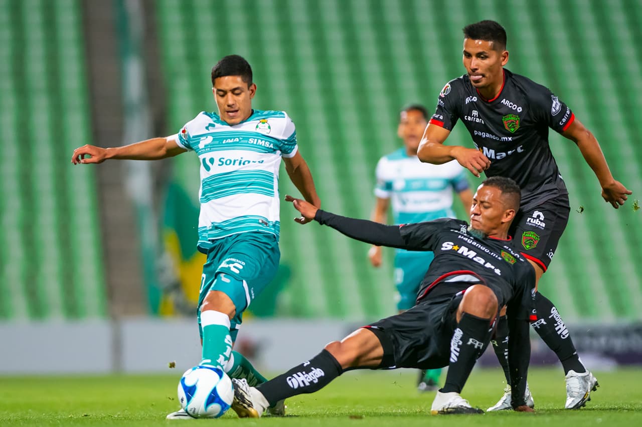 Con autogol de Enrique palos, gol de Santiago Muñoz y gol de Matheus Dória, Santos vence a Bravos 3-2. Los Guerreros se adueñaron de la tercer plaza del torneo y desplazaron al Toluca. Bravos sigue en el fondo de la tabla, aunque todavía tiene un partido pendiente.