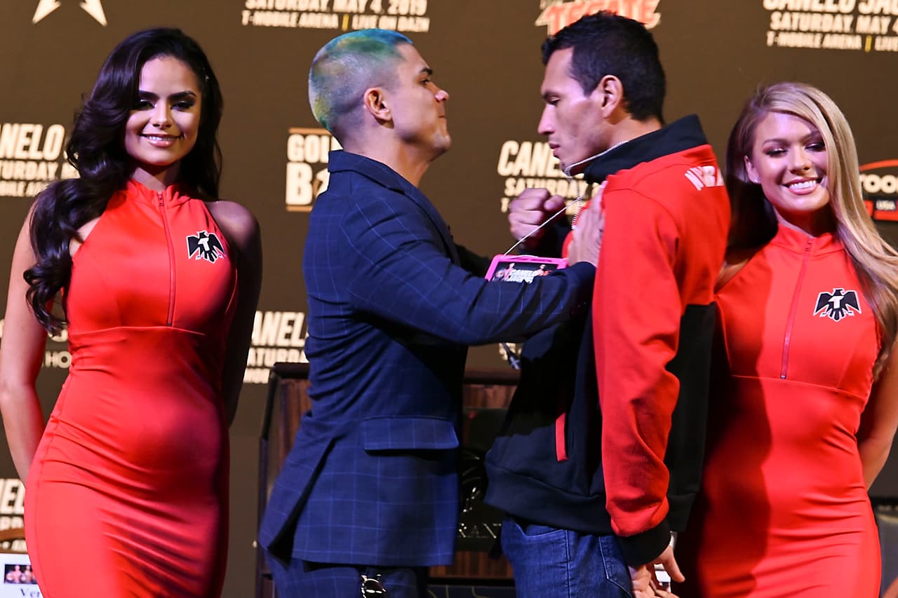 Hubo empujones y demás previo al combate que se realizará en la arena T-Mobile.