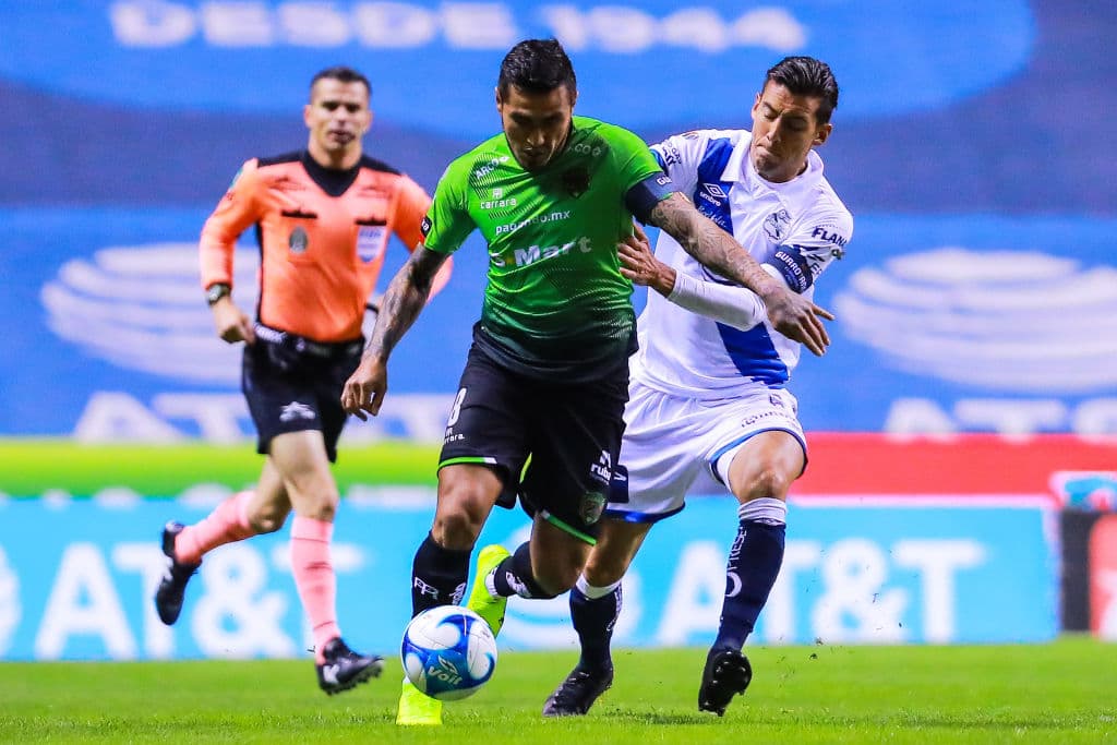 Santiago Ormeño (5’, 51’, 70’) se sirvió con la cuchara grande y marcó triplete en un partido donde al Puebla le salió todo. Cristian Tabó (43’) hizo el cuarto para los poblanos. Los locales llegaron a 8 unidades y los Bravos se quedaron con 5.