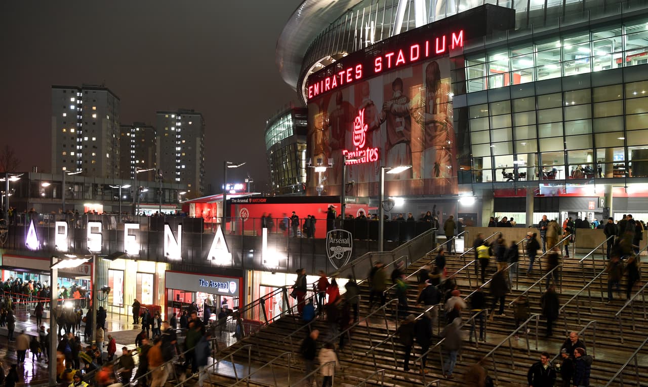La noche en Londres estaba fría, pero no era una barrera para quienes querían disfrutar de esta gran jornada futbolera.
