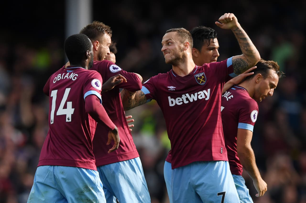 A pesar de la ausencia por lesión de Javier 'Chicharito' Hernández, West Ham United ganó 1-3 de visitante contra Everton y salió de la zona de descenso en la Premier League.