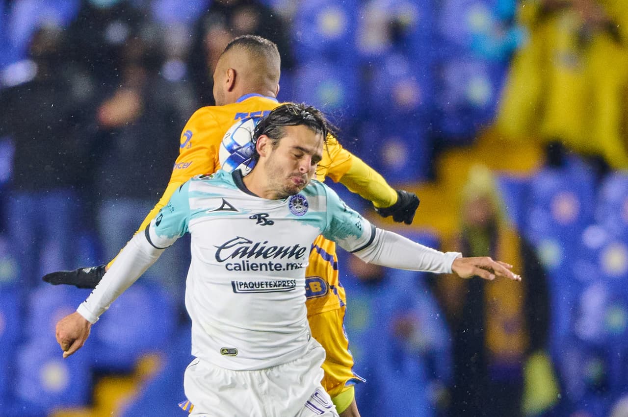 En un partido frenético y lleno de goles los Tigres derrotaron al equipo de Mazatlán.