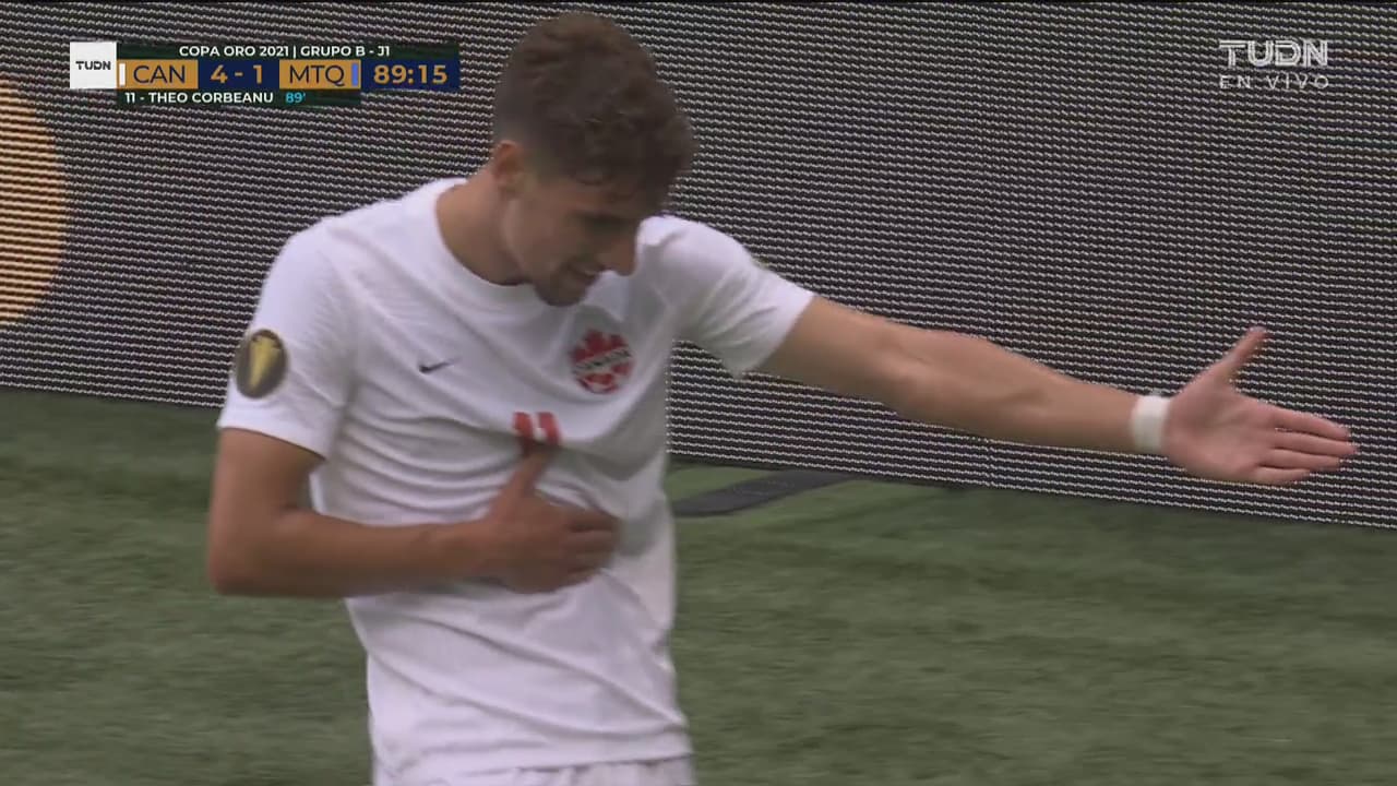 ¡Asiste al rival! Fortuné regala el esférico y Corbeanu anota el 4-1