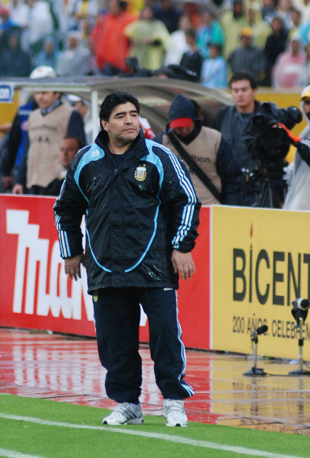 Pobre Maradona. Dirigidos por él, los argentinos solamente sacaron un 1-1. Rumbo a Sudáfrica, calificaron en cuarto lugar de la Conmebol.
