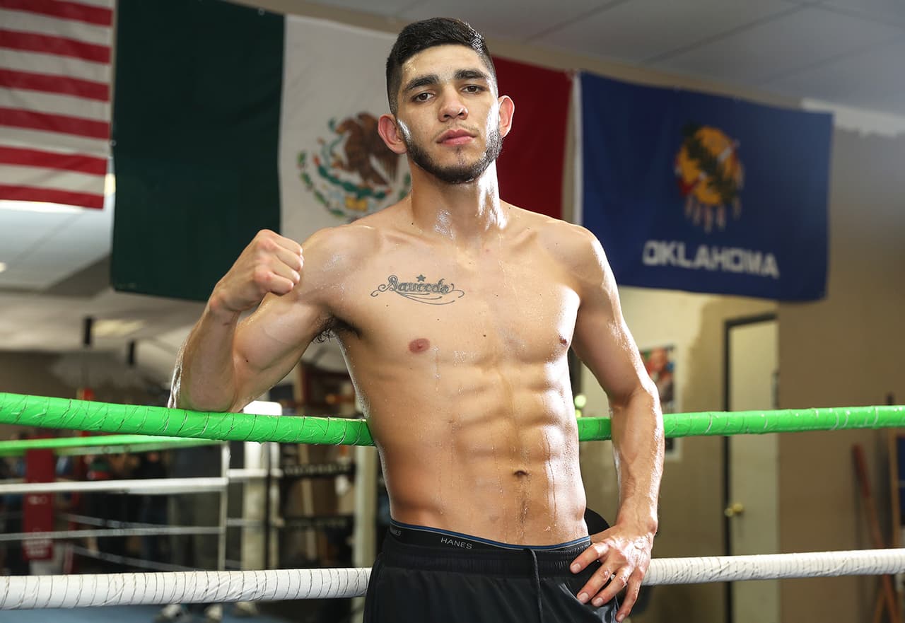 Para 'El Cholo' Saucedo no hay imposibles: quiere la corona mundial junior wélter