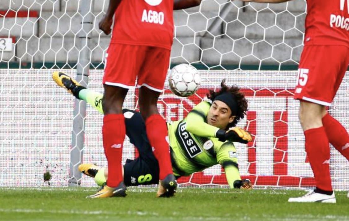 Error de Ochoa evitó triunfo del Standard Lieja