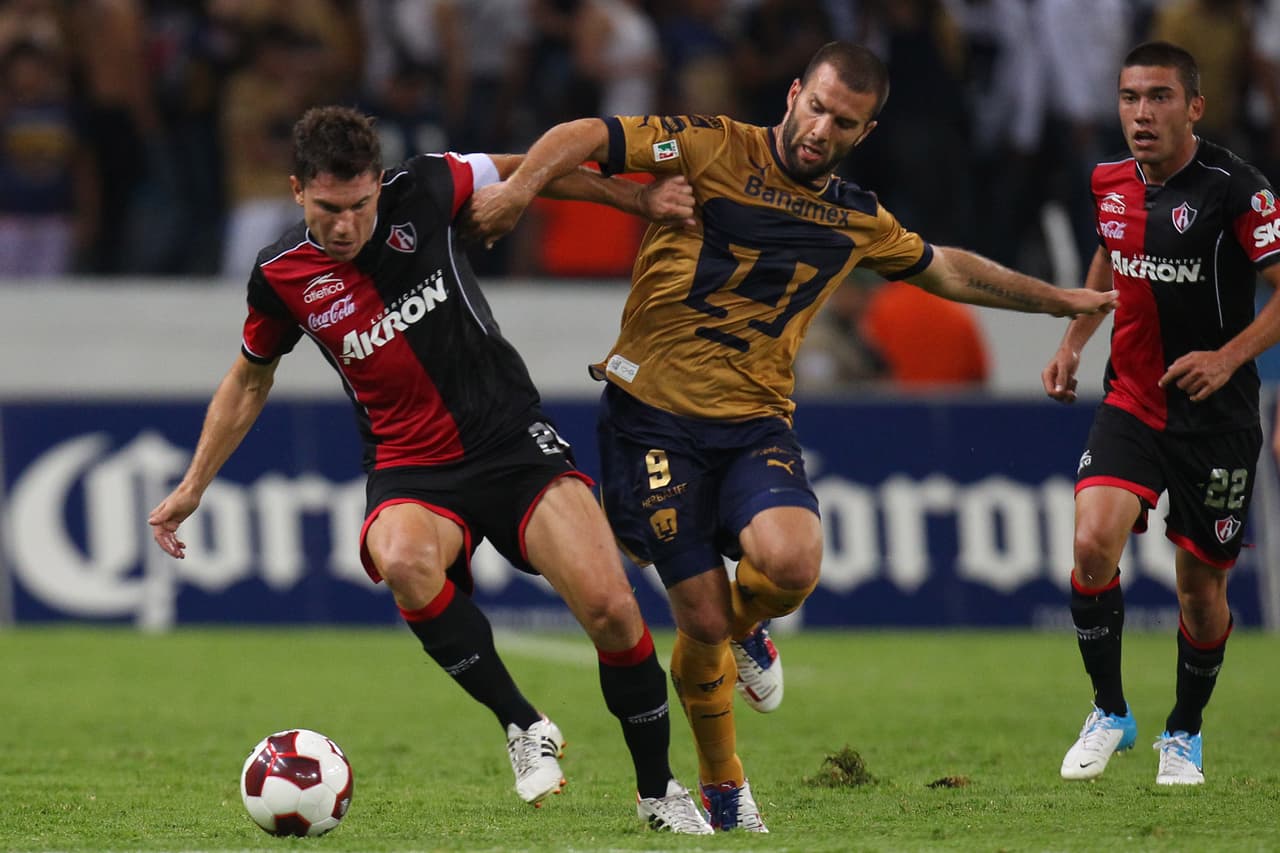 Para consuelo de los aficionados al equipo de la Universidad Nacional, los de azul y oro solamente han perdido cuatro de esos 13 encuentros y en nueve ocasiones se han llevado un punto logrando el empate.