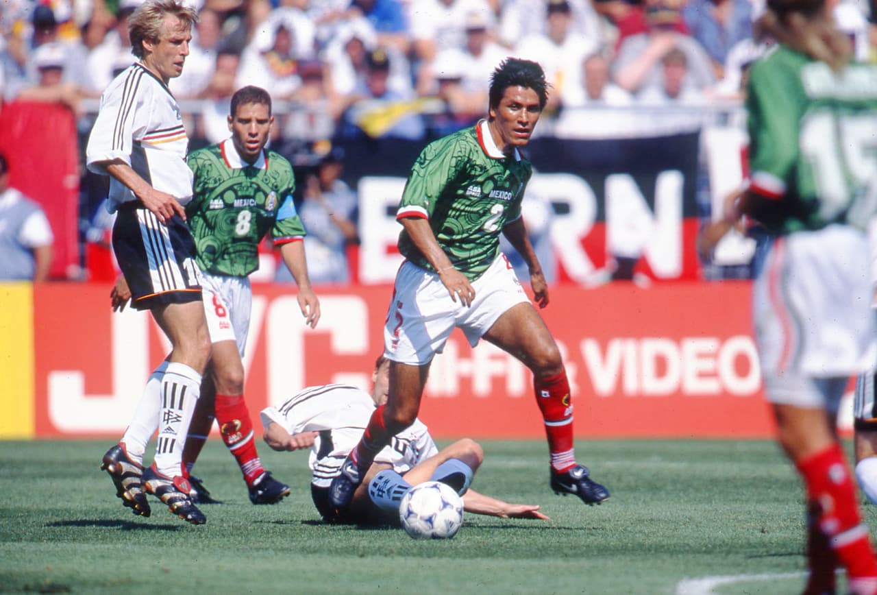 En Mundiales han sido 3 las más recordadas por los aficionados mexicanos. La primera se dio en Francia 1998 cuando se enfrentaron a Alemania.
<br>