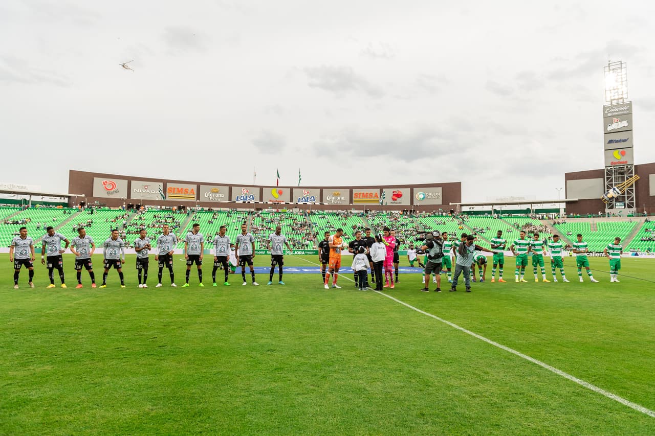 Santos Laguna le remontó 2-1 a León con goles de Omar Campos y Félix Torres en la Jornada 9 del Apertura 2022.