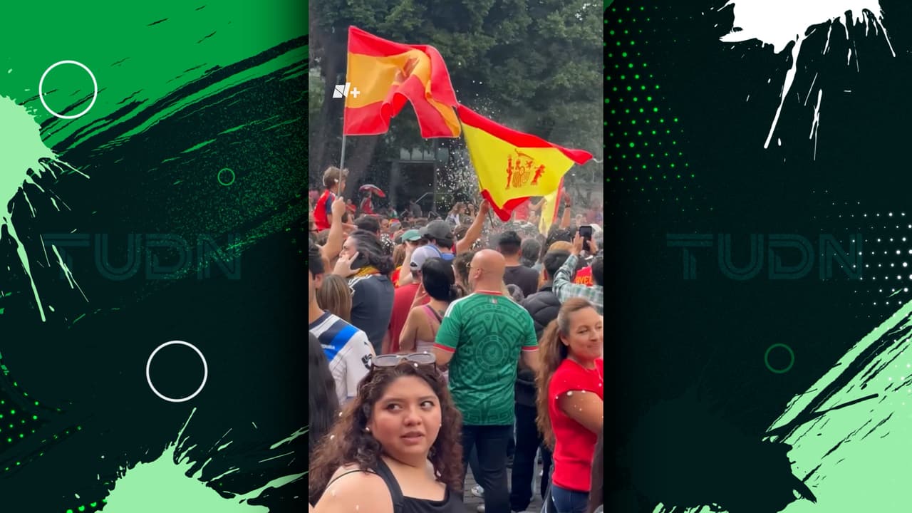 Aficionados celebran campeonato de España en Fuente de las Cibeles CDMX