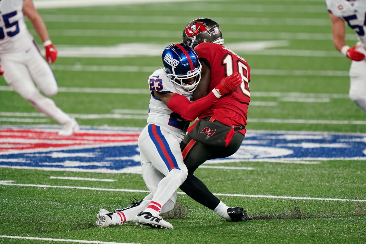 Con polémica incluída, los Tampa Bay Buccaneers consiguen un agónico triundo de 25-23 sobre los New York Giants.