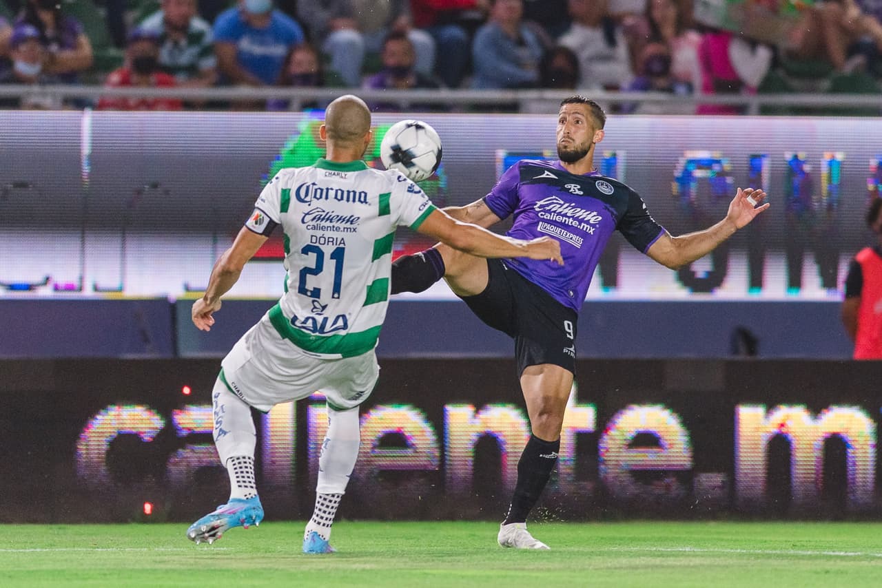 Mazatlán venció 1-0 a Santos en la Jornada 15 con gol de Gonzalo Sosa.