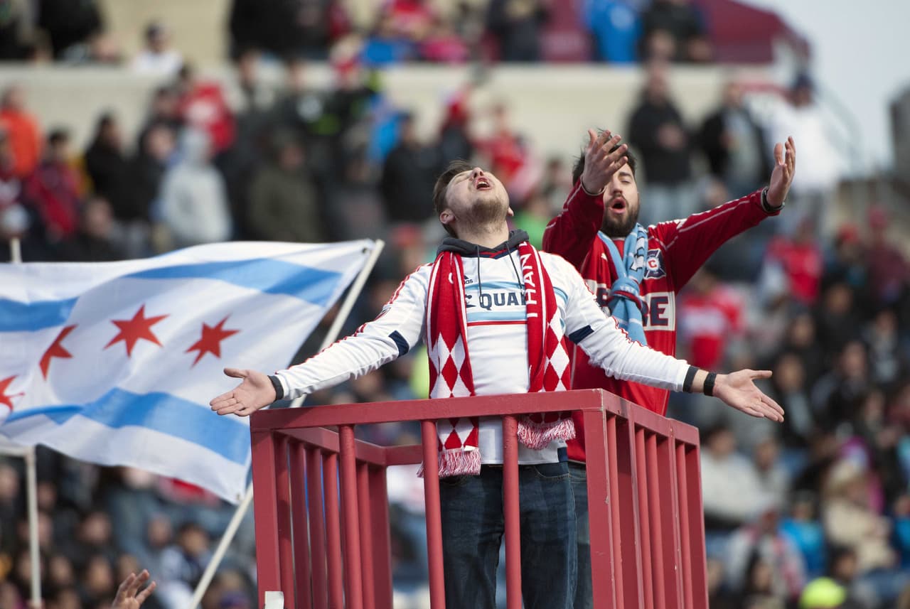 Estos fanáticos de Chicago Fire estuvieron con ilusiones hasta el minuto 90, pero su equipo cayó ante New York City FC.