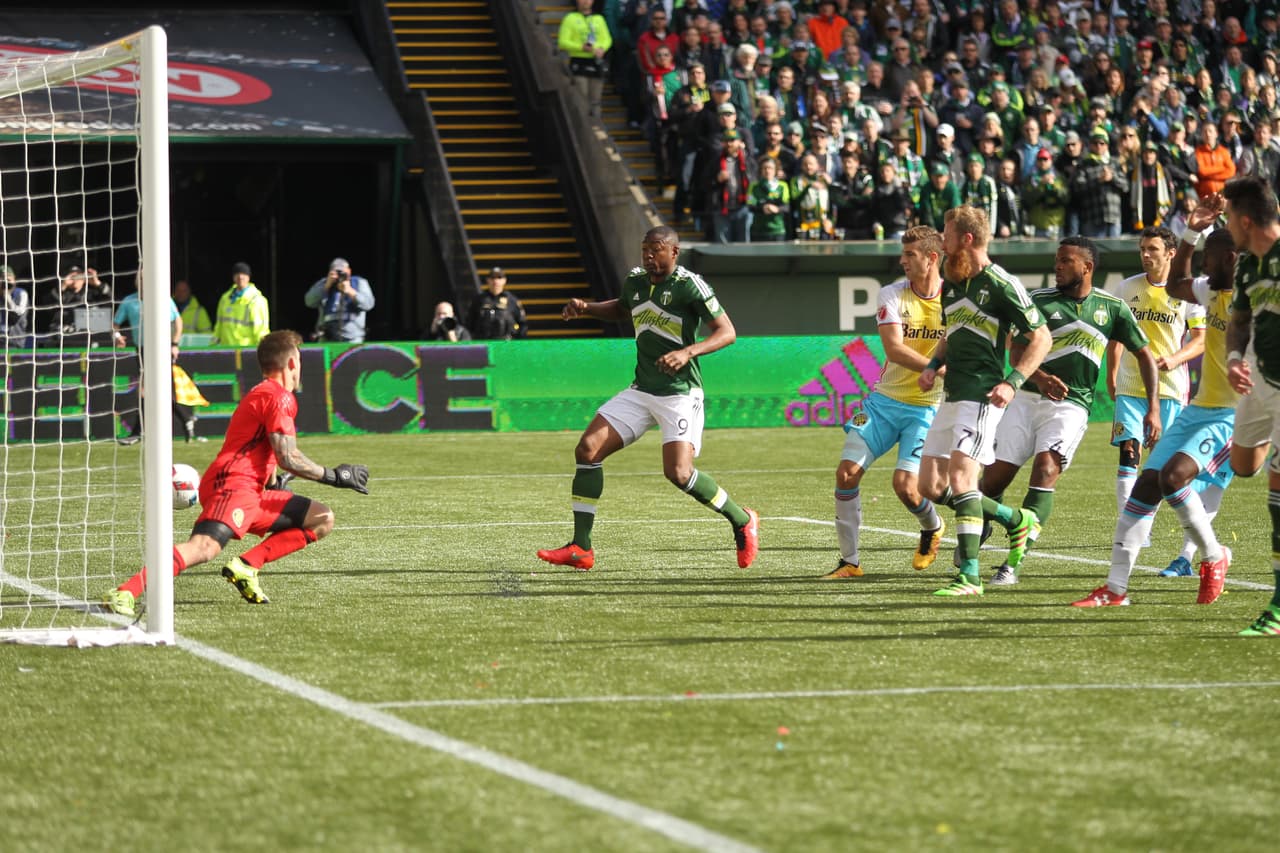 Al igual que en la final de la MLS Cup, Steve Clark tuvo su cuota de responsabilidad en el gol de Diego Valeri.