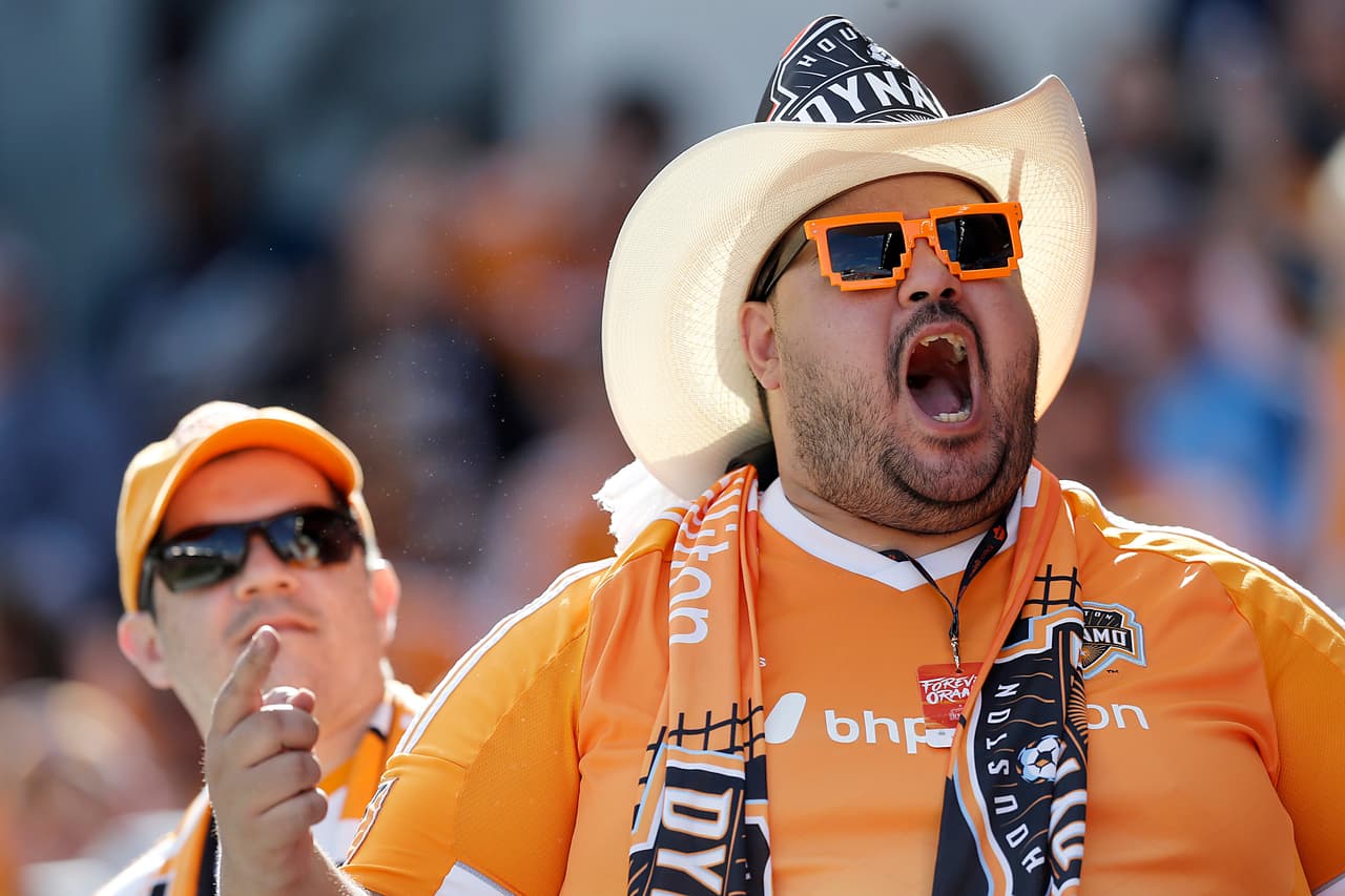 En Houston los aficionados del Dynamo vibraron con seis goles, pero se fueron con sabor amargo por perder dos puntos en la última jugada.