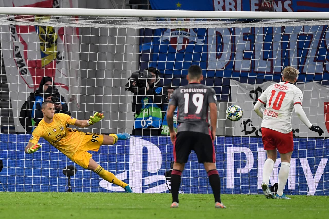 RB Leipzig empata 2-2 con el Benfica; para los visitantes marcaron Pizzi y Vinícius, Forsberg hizo doblete al final del partido para rescatar el empate.