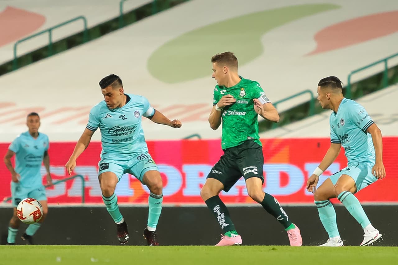 Con goles de Fernando Gorriarán, Josecarlos van Rankin y doblete de Hugo Rodríguez, Los Guerreros aplasstan a Mazatlán en casa.