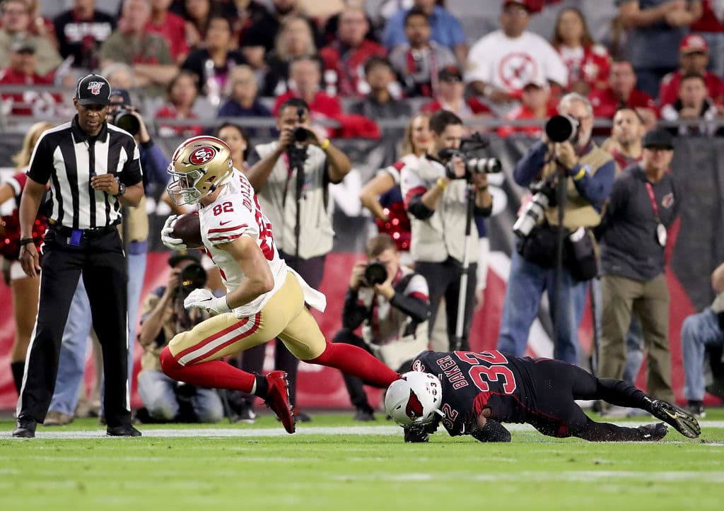Los 49ers se confirman como candidatos al título, vencen 28-25 a los Cardinals que al final complicaron al equipo de Garoppolo.