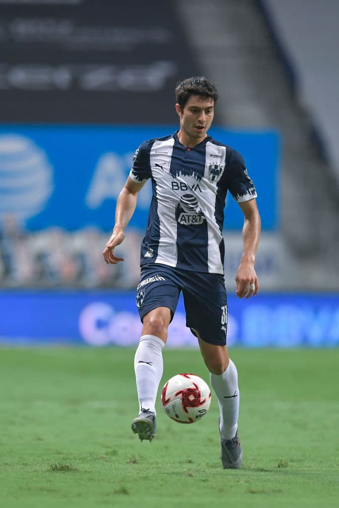 Stefan Medina reporta con Rayados y renueva contrato