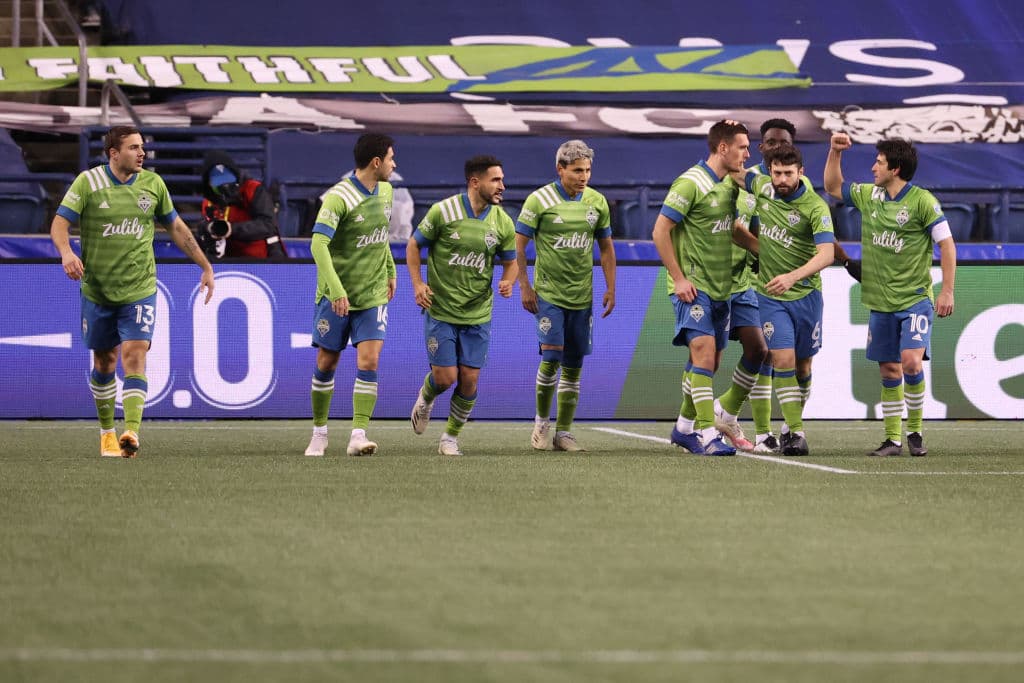 Con solitario gol de Shane O'Neill, Seattlo vence por la mínima Dallas y se meten a las finales de conferencia.