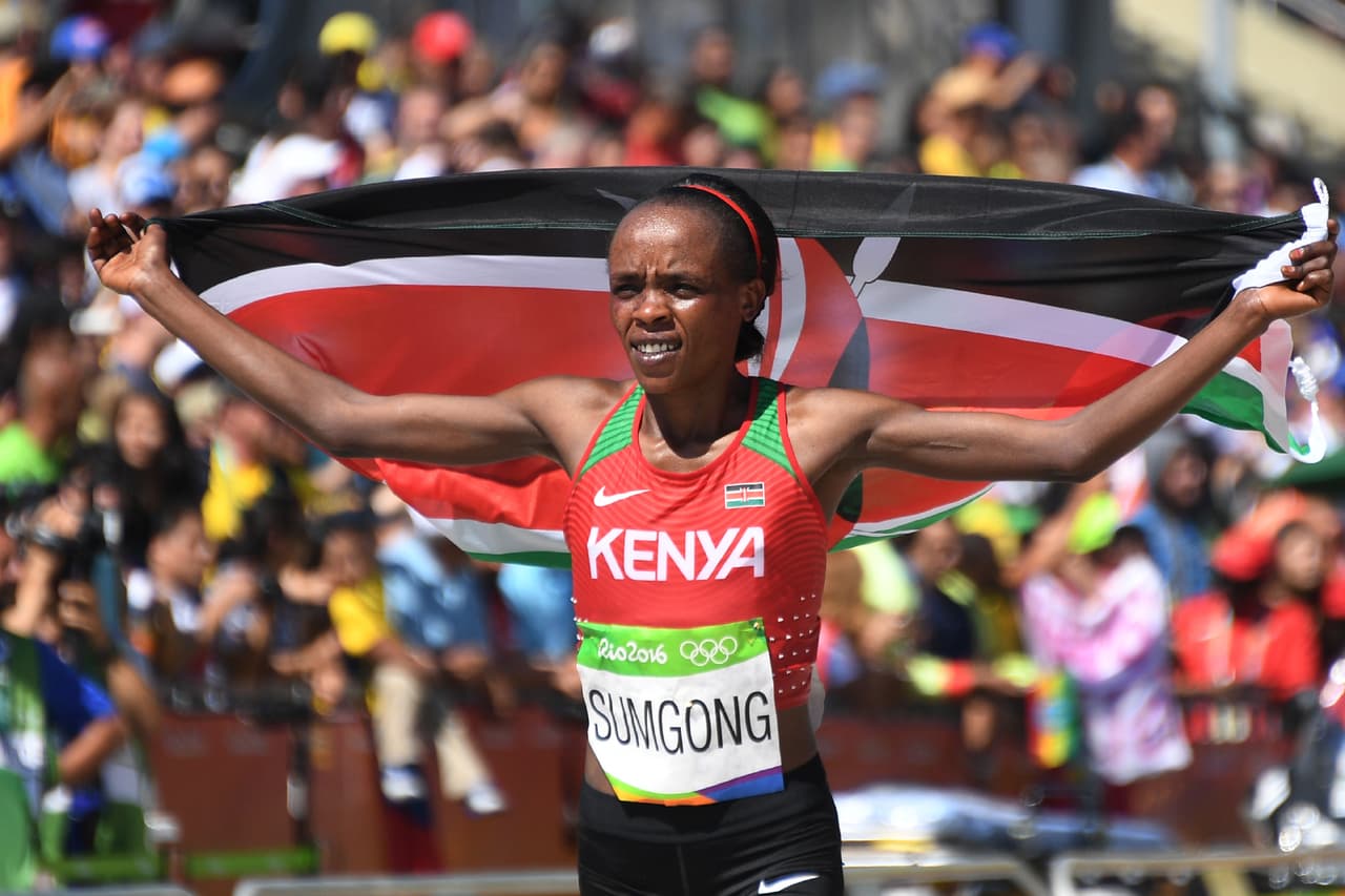 Jemina Jelagat Sumsong da a Kenia el primer oro en un maratón olímpico femenino
