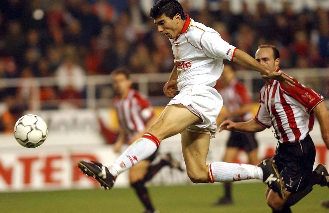 La carrera de José Antonio Reyes inició en la temporada 1999/2000 cuando jugó su primer partido con el Sevilla.