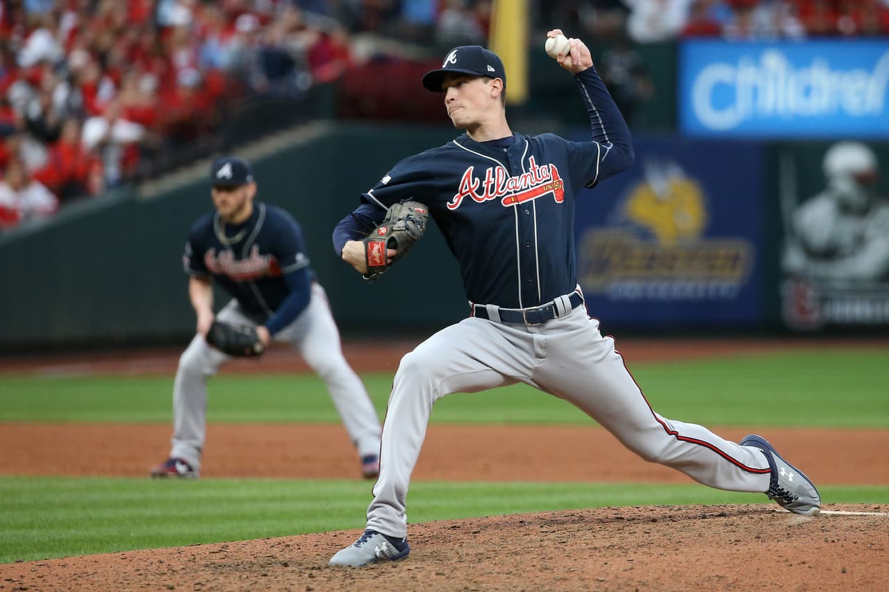 Los Braves vienen de atrás en la novena para remontar a los Cardinals 3-1.