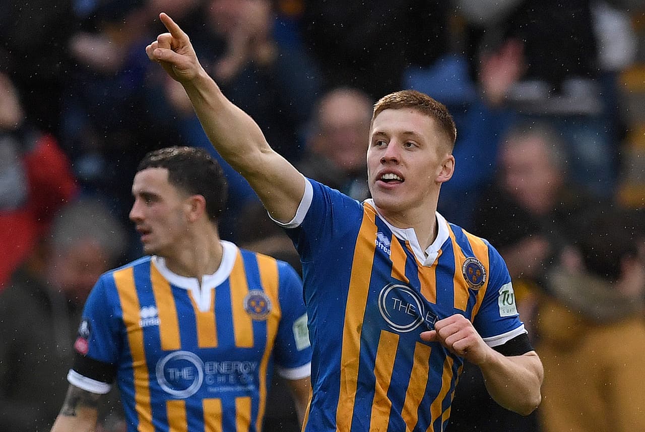 Un buen remate del mediocampista que lograba de esta manera su séptimo tanto de la temporada y el primero en este torneo.