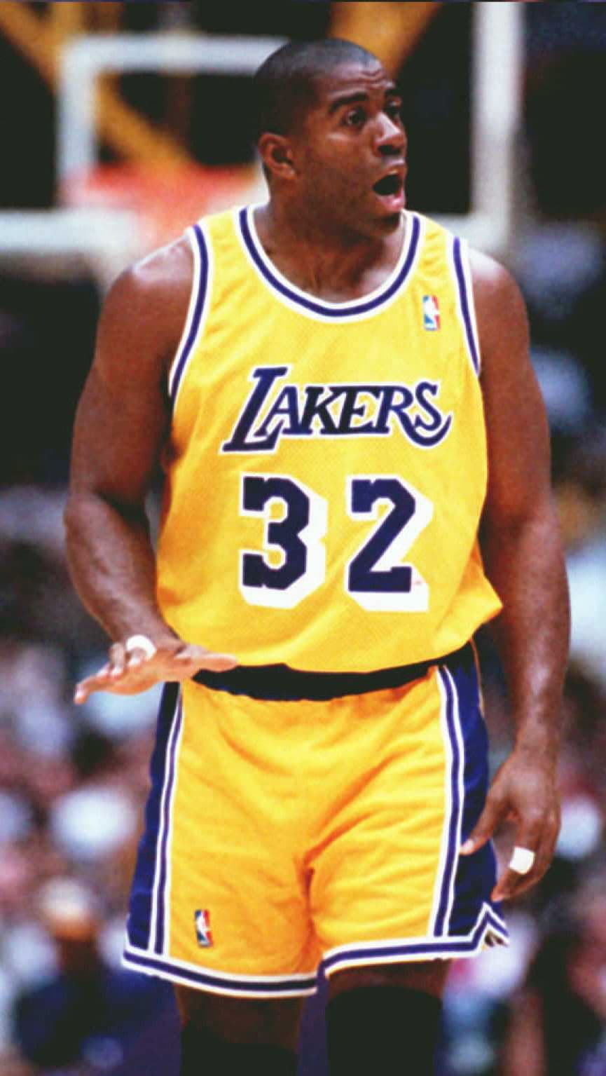 Tras anunciar que estaba infectado con VIH, Earving 'Magic' Johnson se retiró del baloncesto en 1991. En 1992 formó parte del 'Dream Team' en los Olímpicos de Barcelona, pero solo hasta 1996 volvió a jugar en la NBA con Los Angeles Lakers.